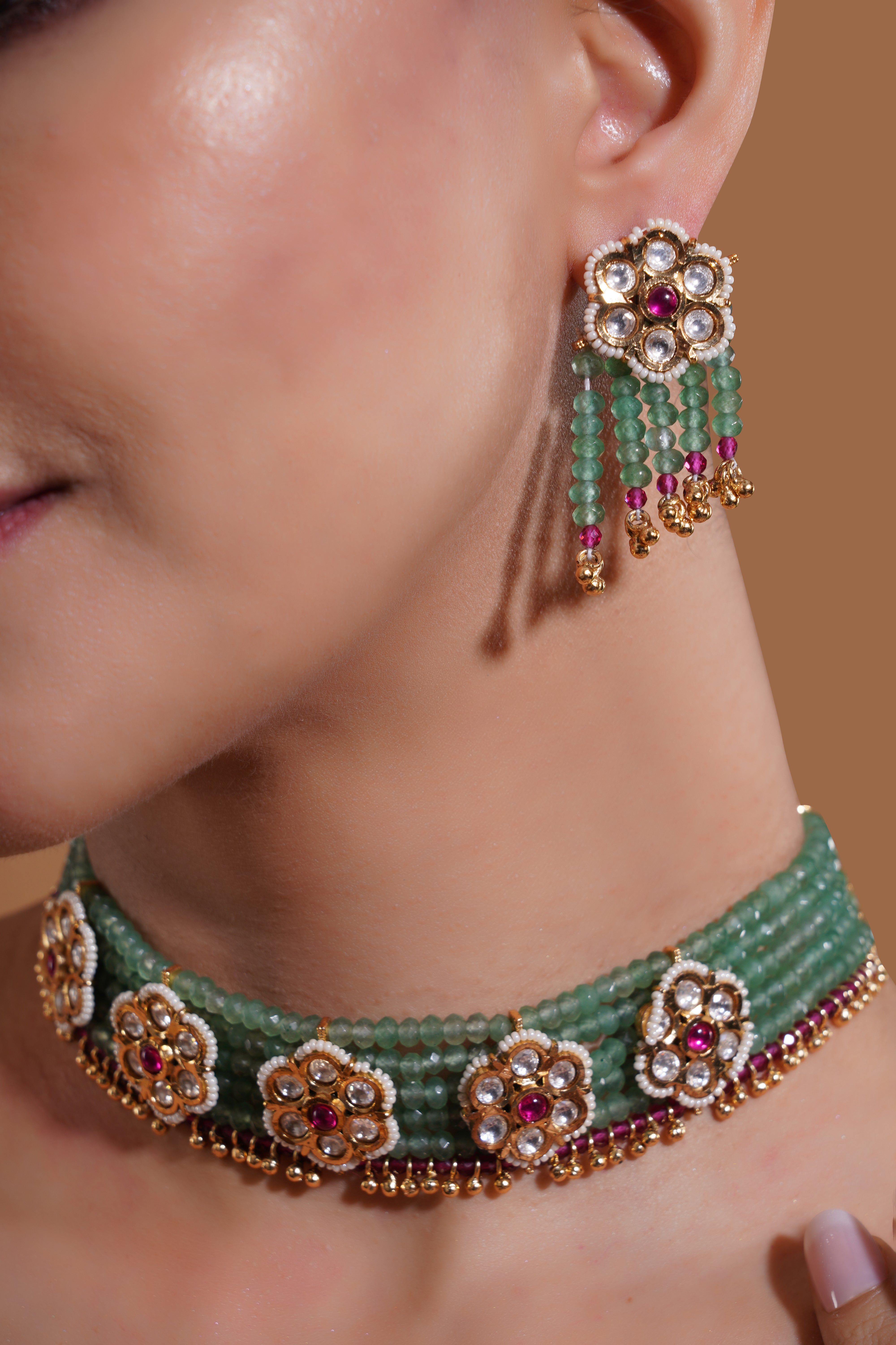 Noor Panna Choker