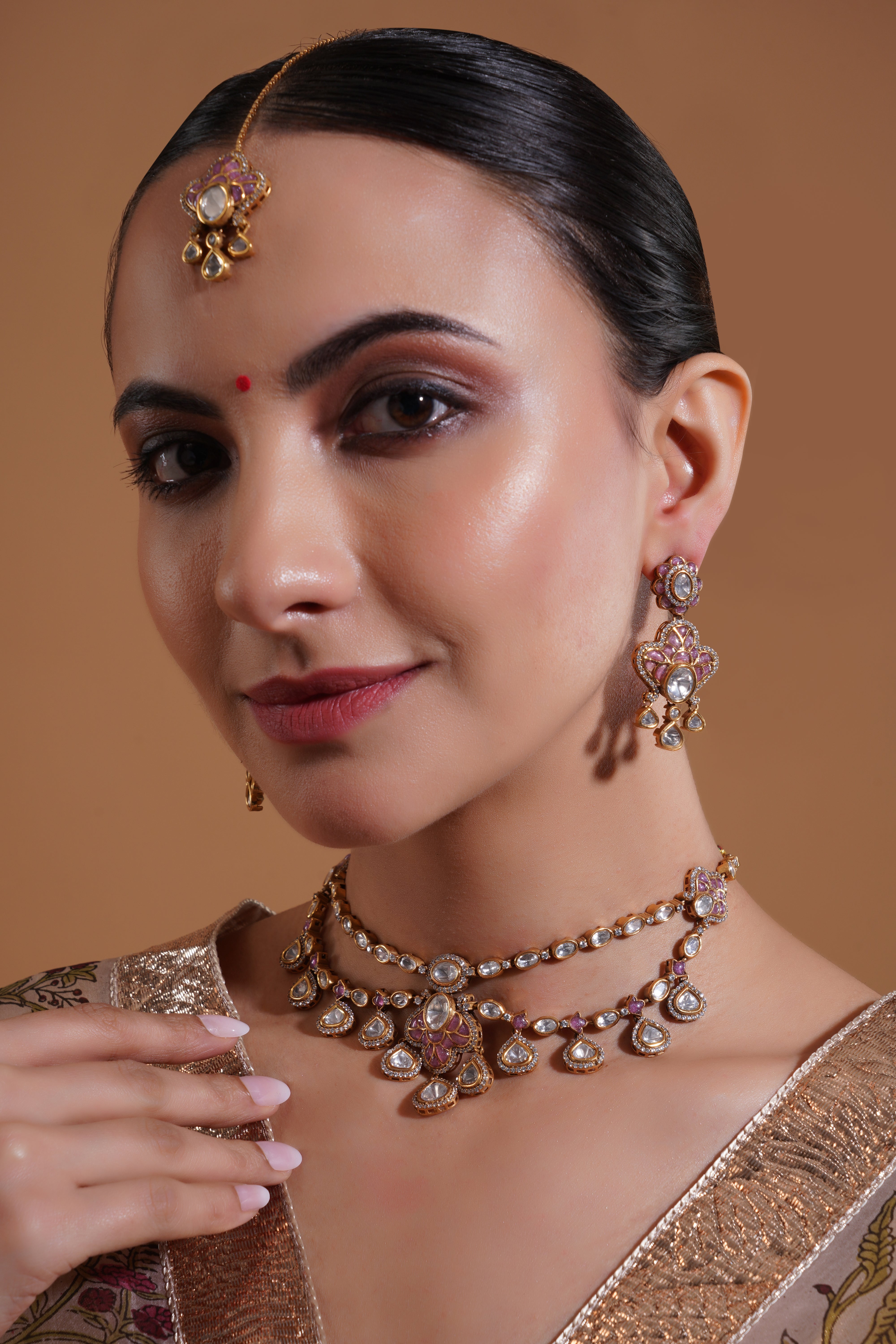 Noorvi Necklace