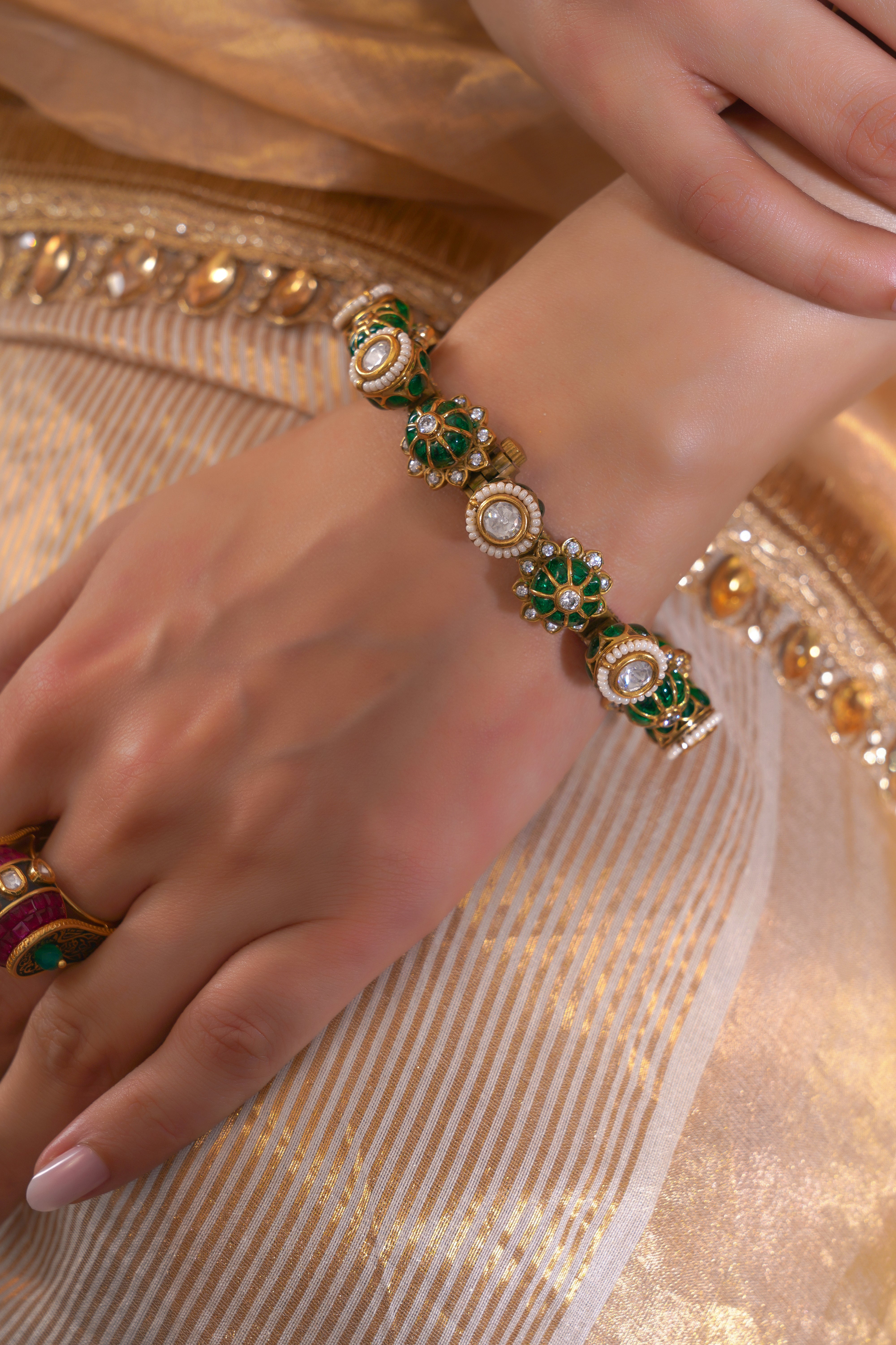 Gulnar Kada (Bangle)