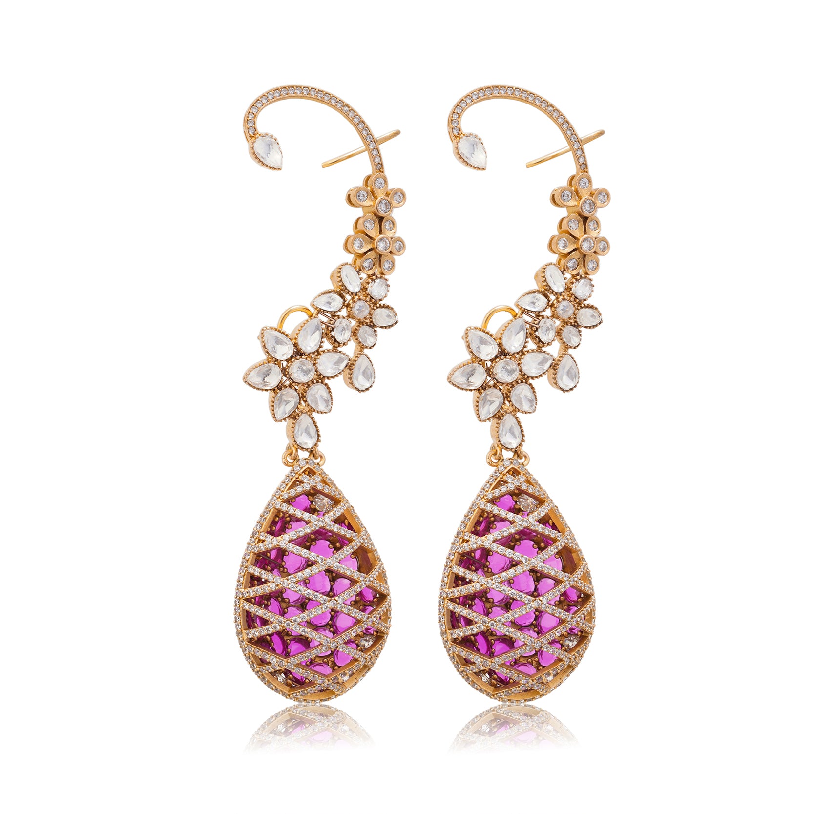 Taarika Earcuff