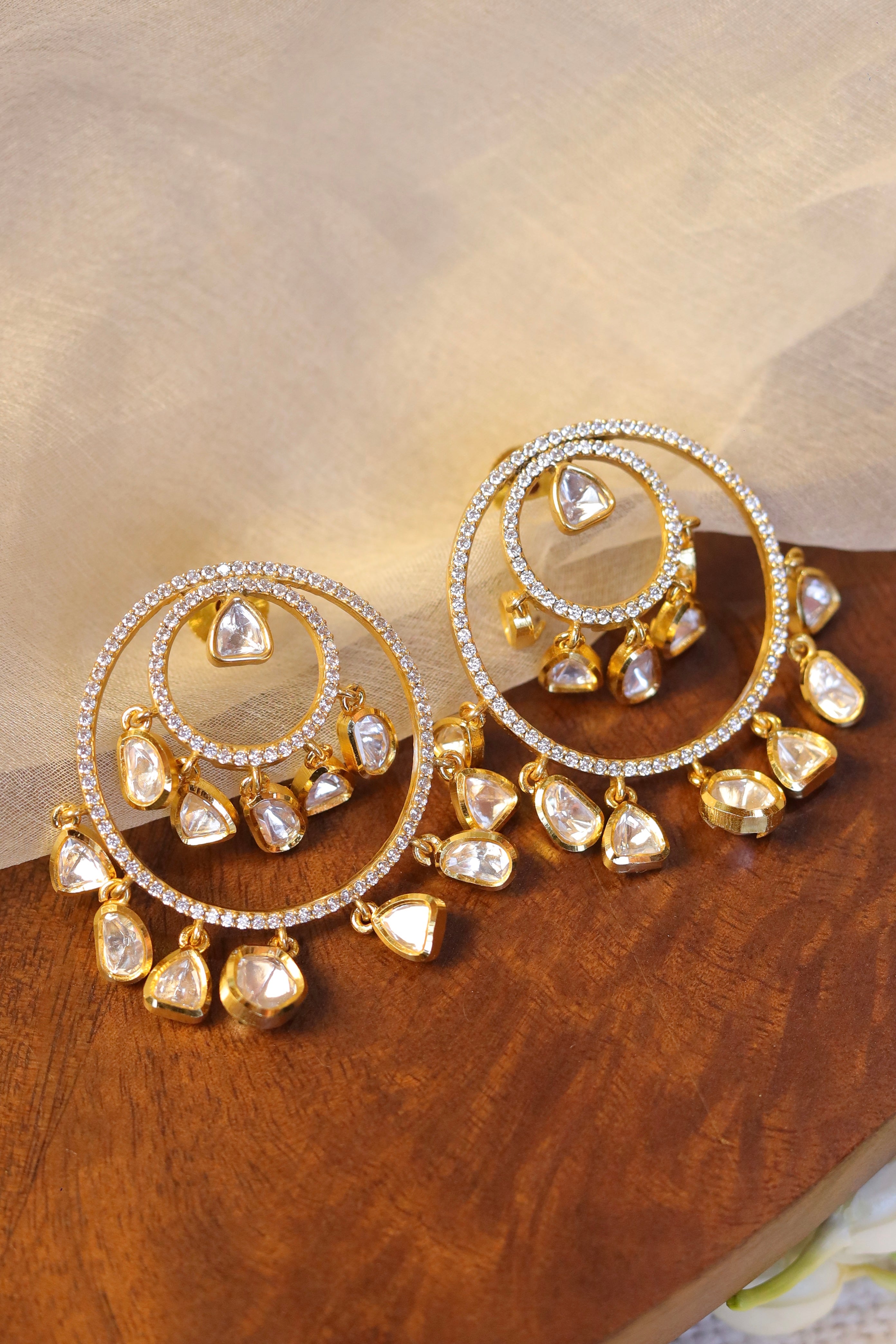 Aaina Chandbali